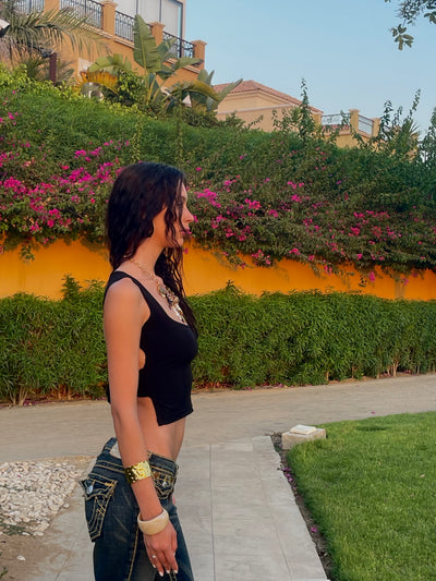 Singe Top in black